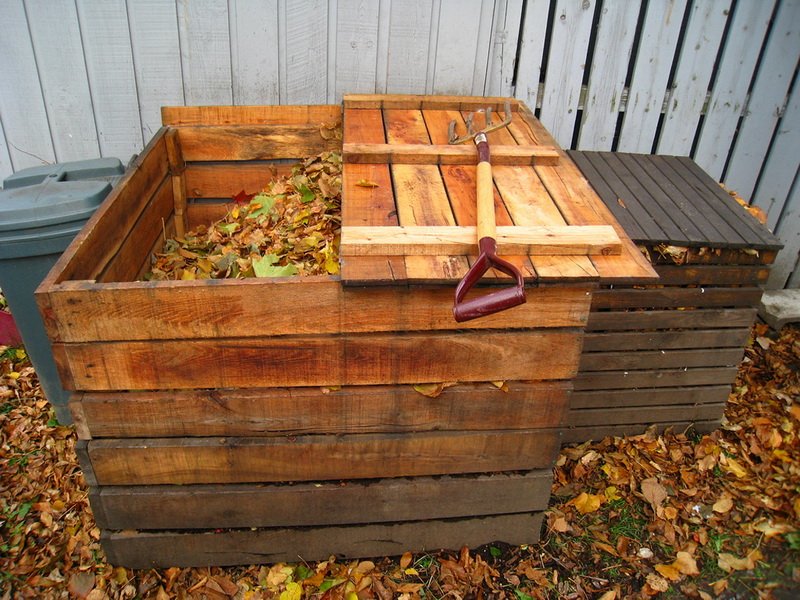 Ящик под компост и другие ёмкости на даче