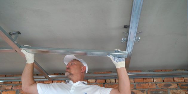 как сделать потолок из гипсокартона: установите несущие профили