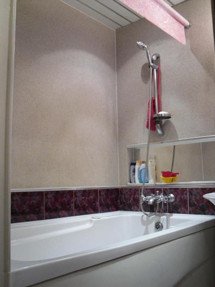 рулонная шторка для ванной комнаты