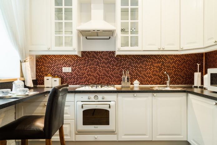 мозаичная плитка в интерьере кухни