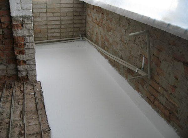 утепление бетонного пола при помощи жидкого утеплителя