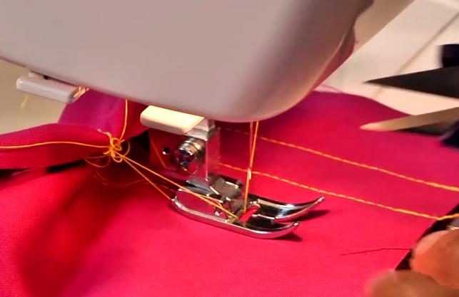 почему ручная швейная машинка рвет нитку