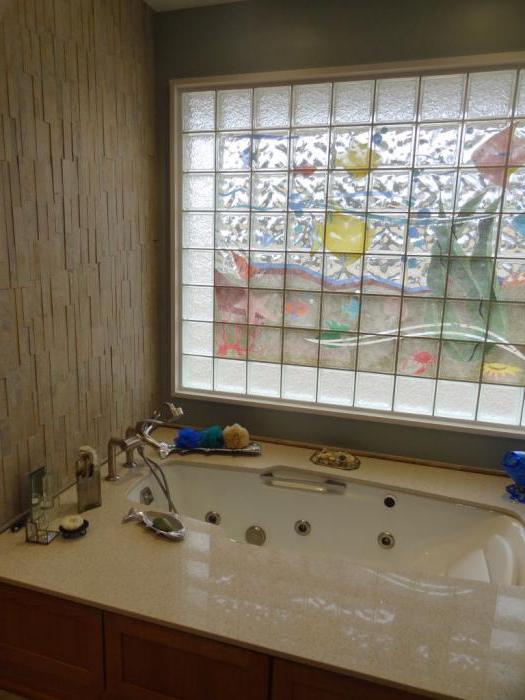 Назначение окна между ванной и кухней