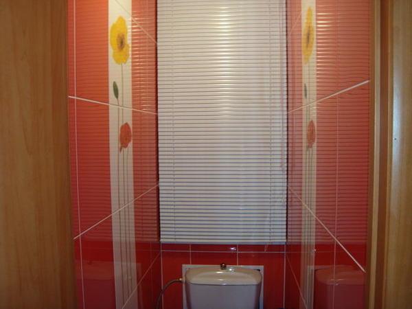 Жалюзи для ванной комнаты могут быть изготовлены из различных материалов