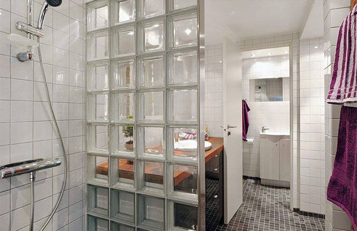 Использование стеклянных блоков для обустройства ванной комнаты