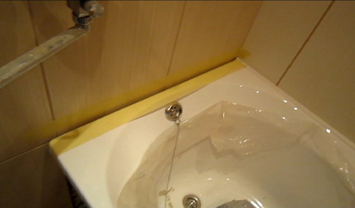 фото:Как установить ПВХ уголок на ванну. Фотоинструкция