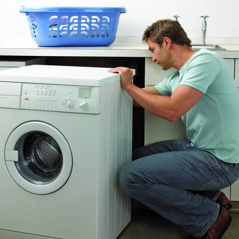 Если стиральная машина не набирает воду, тогда в первую очередь необходимо проверить исправность клапана 