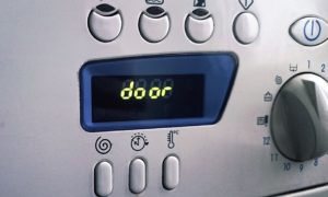 Ошибка Door на стиральной машине Ariston