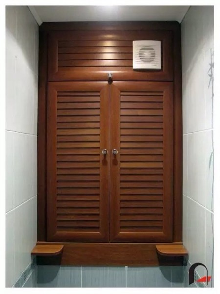 Двери деревянные для сантехнических шкафов