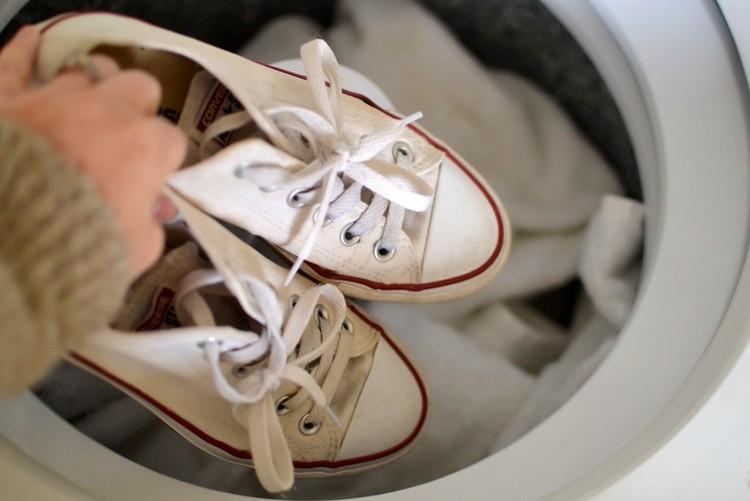 Как стирать кроссовки