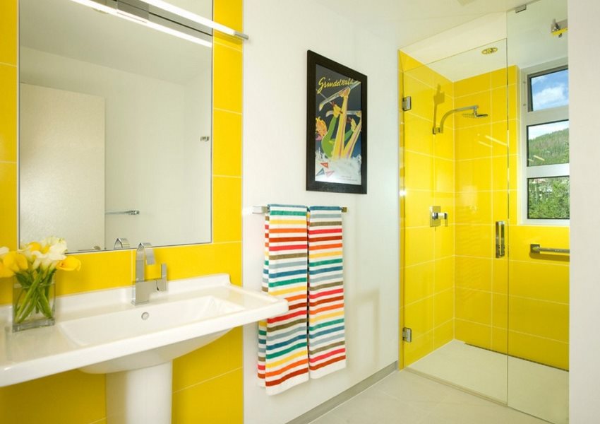 желтый цвет в ванной комнате