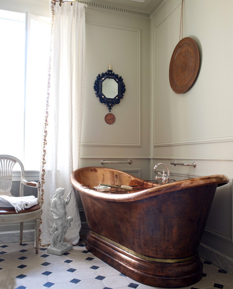 Металлическая ванная в санузле в стиле прованс