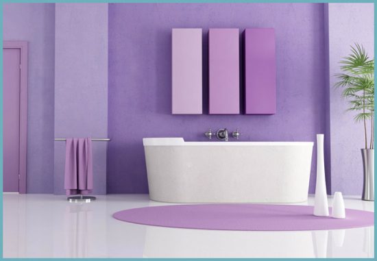 фиолетовый в интерьере ванной