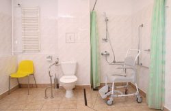 Оборудование ванной и туалета для инвалидов