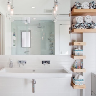 Деревянные полки для ванной комнаты: особенности и дизайн
