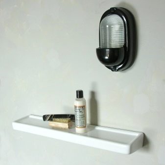 Полки для полотенец в ванную комнату: варианты моделей и тонкости размещения