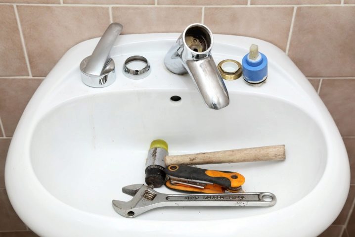 Устройство и ремонт смесителя для ванной с душем