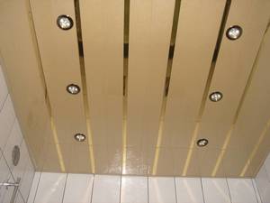 Реечные панели для потолка ванной