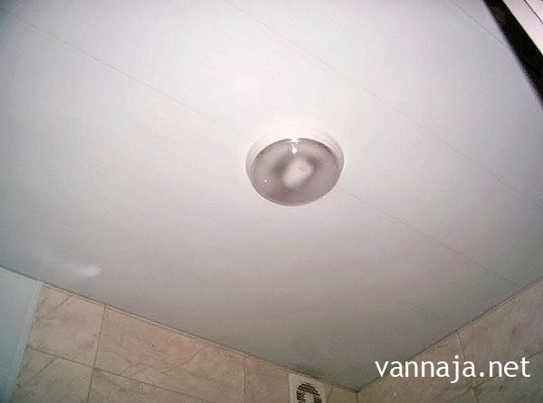 потолок из пвх панелей в ванной своими руками фото