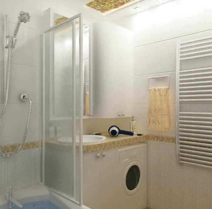 вариант современного интерьера ванной комнаты 2.5 кв.м